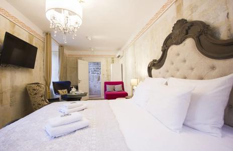 Plaza Marchi Old Town - Mag Quaint & Elegant Boutiques - 80