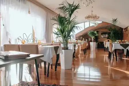 Bayil Breeze & Restaurant - 18