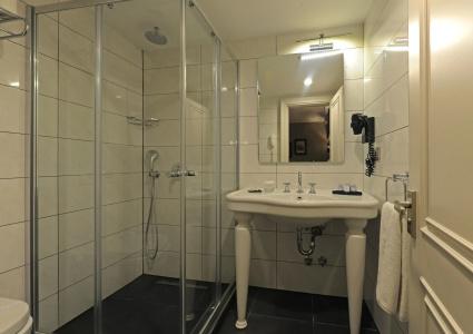 Le Petit Palace - Special Category - 25