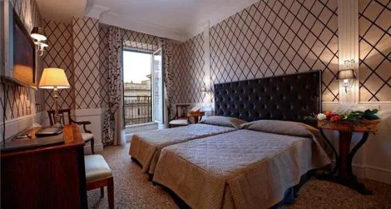 Boutique Trevi - 26