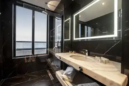 The Grandeur - 67