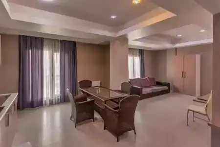 Diplomat Suites - 28