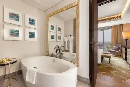 Hilton Dubai Al Habtoor City - 18