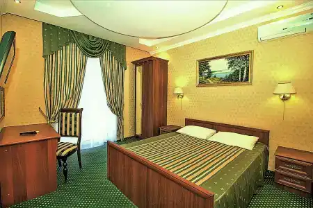 Green Plaza - 37