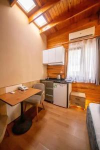 Royal Garden Suite - 14