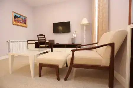 Ilk Inn - 84