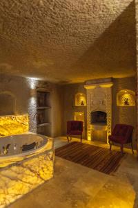 Solo Cave Suites - 105