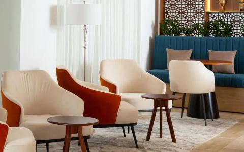 DoubleTree by Hilton - 18