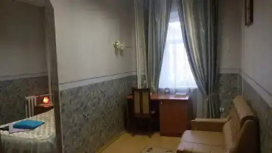 У домика Петра - 27