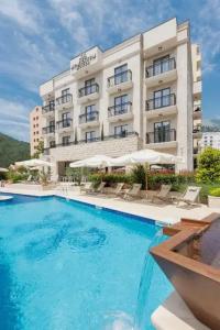 Boutique Momentum by Aycon - 0