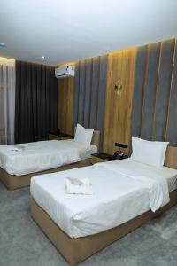 Rich Land - 11