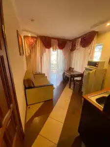 Eleni - 68