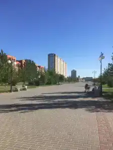 У Монумента - 1