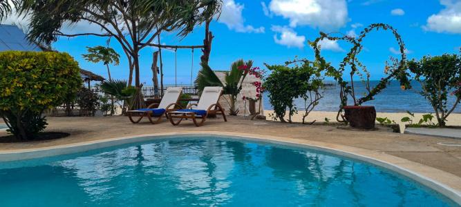 Sunny Palms Beach Bungalows - 5