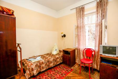 Алуштинский - 32