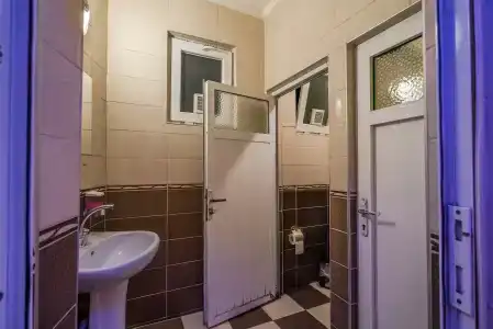 Erenler & Hostel - 22
