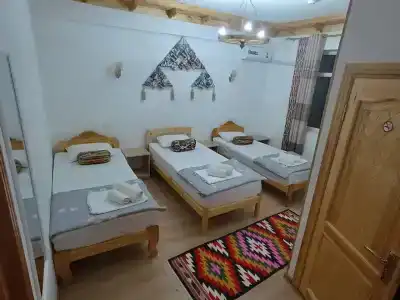 Nazira - 87