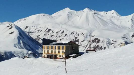 Khizina Rezo | REZO HUT - 3