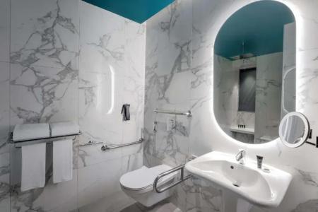 Hyatt Centric Jumeirah Dubai - 18
