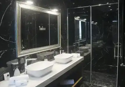 H41 Luxury Suites - 56