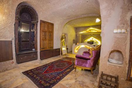 Royal Cave - 101
