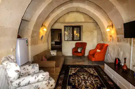 Nessa Cave - 10