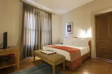 Tomtom Suites - 8