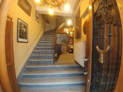 Antique Hostel - 8