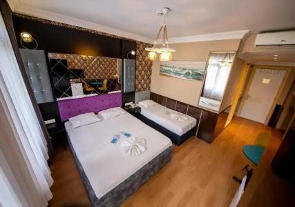 Royal Garden Suite - 36