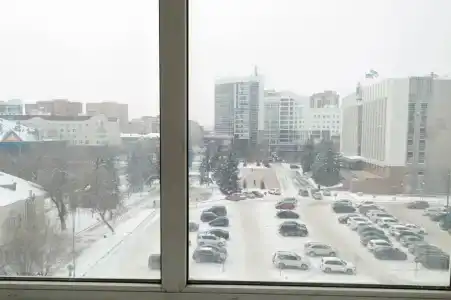 в центре - 16