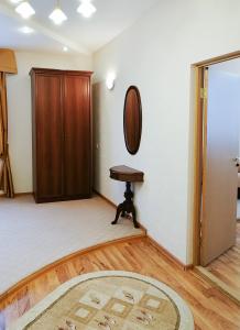 В центре + - 31