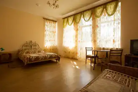 Яхт Клуб - 40