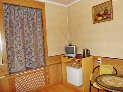 Восемь гостей - 8