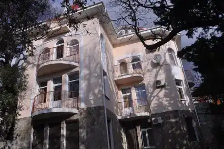 Яхт Клуб - 1