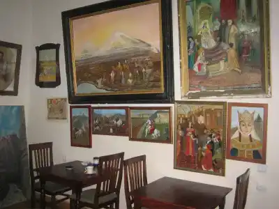 Gutsa Artists Mini-Hotel - 4