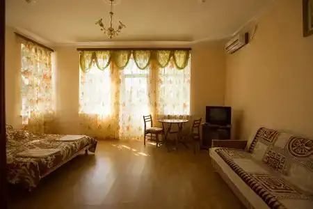 Яхт Клуб - 48
