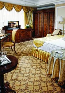 Nobil Luxury Boutique - 7