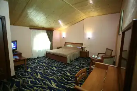 Nairi - 10