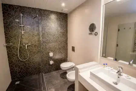 Адмирал - 105