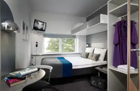 Cabinn Express - 16