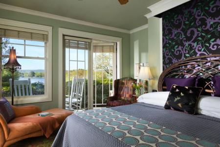 Lookout Point Lakeside Inn - 16