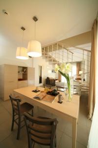 Le Rose Suite - 216