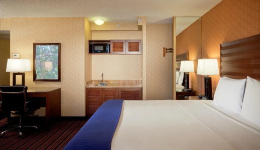 Holiday Inn Express Convention Center - 20
