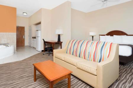 Baymont by Wyndham Riverwatch - 41