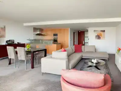 Pullman - 4