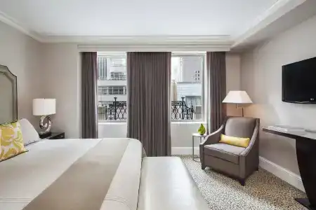 Omni Berkshire Place - 77