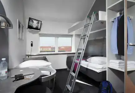 Cabinn Express - 25