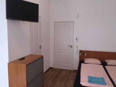 Omega Guesthouse Budapest - 55