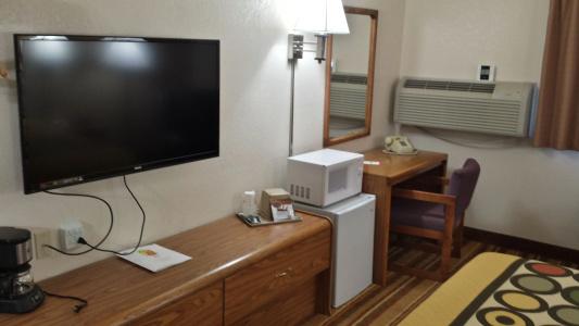 Super 8 by Wyndham/White Sands Area - 17