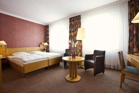 Bayerischer Hof - 29
